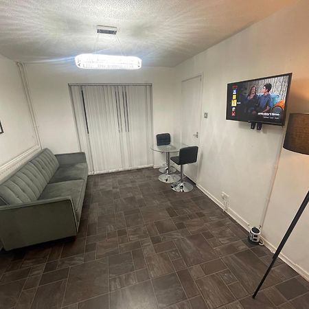 New! 4 Bedroom London House With Garden And Lawn Buitenkant foto