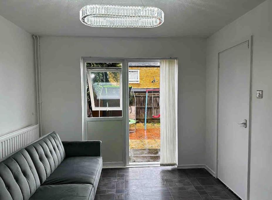 New! 4 Bedroom London House With Garden And Lawn Buitenkant foto