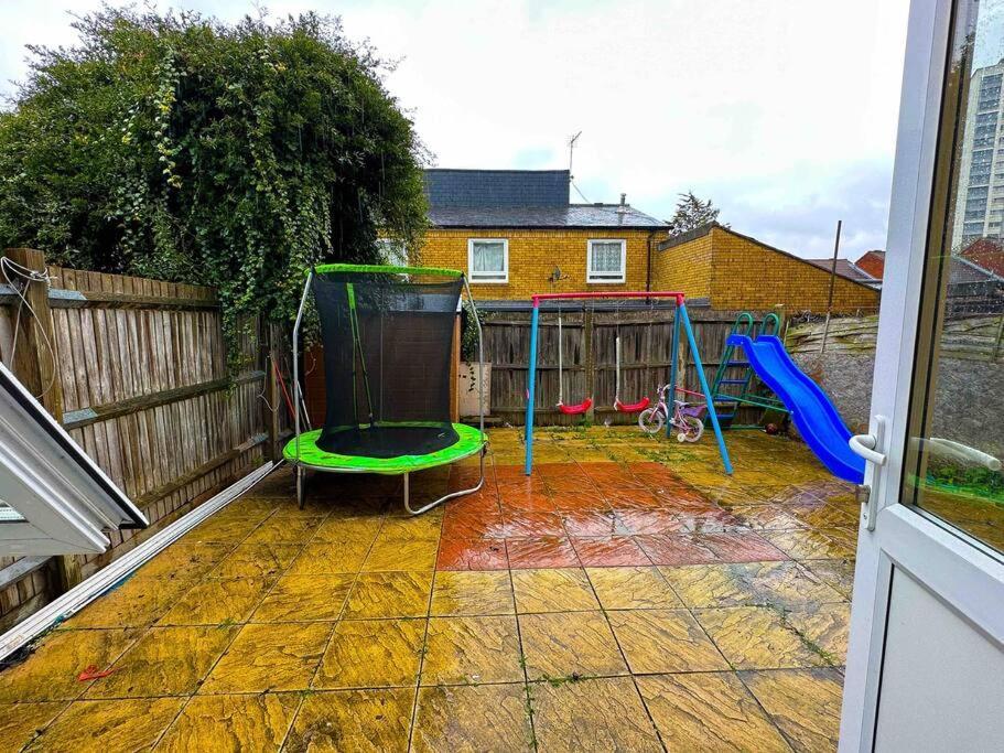 New! 4 Bedroom London House With Garden And Lawn Buitenkant foto