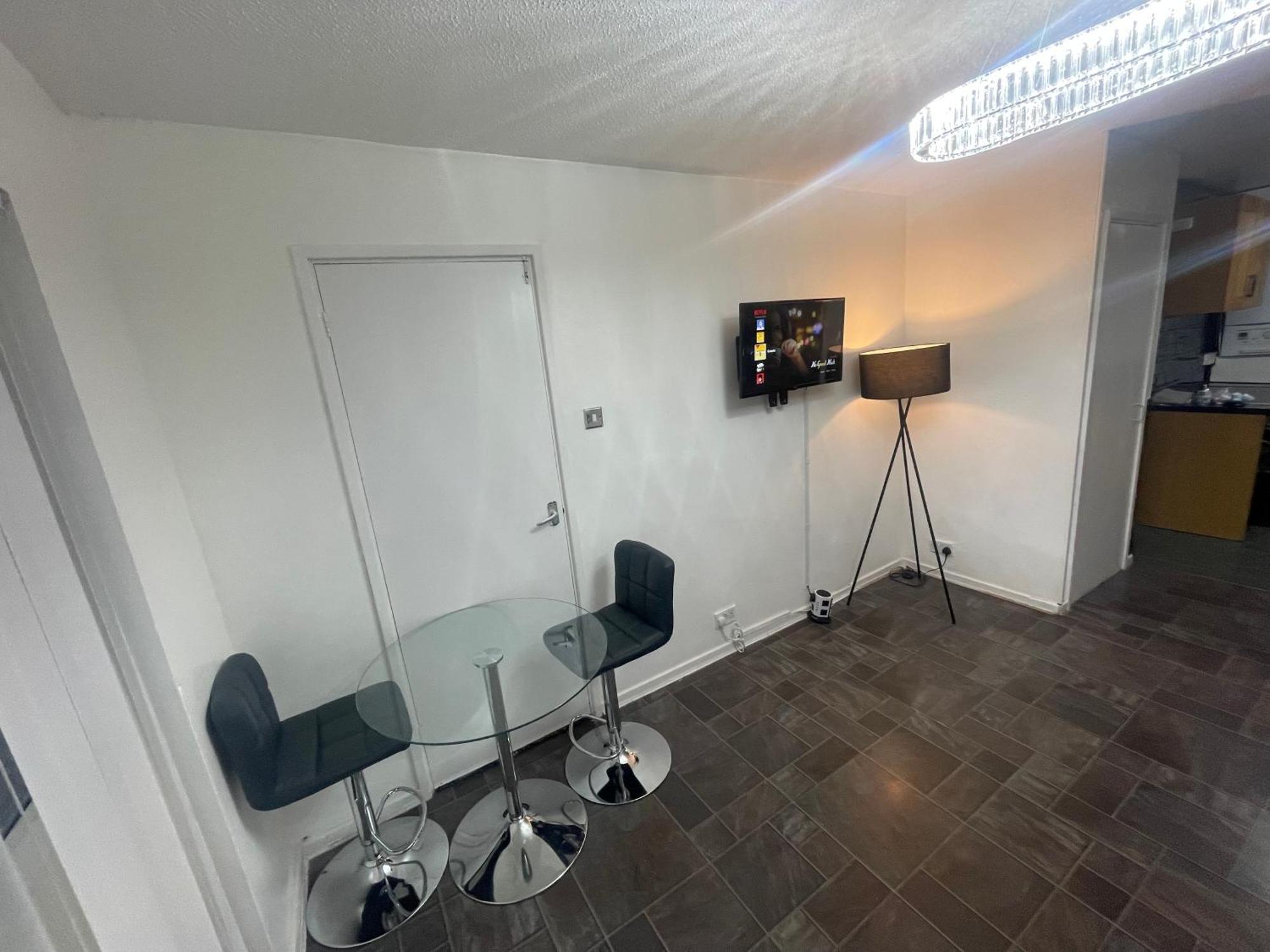 New! 4 Bedroom London House With Garden And Lawn Buitenkant foto