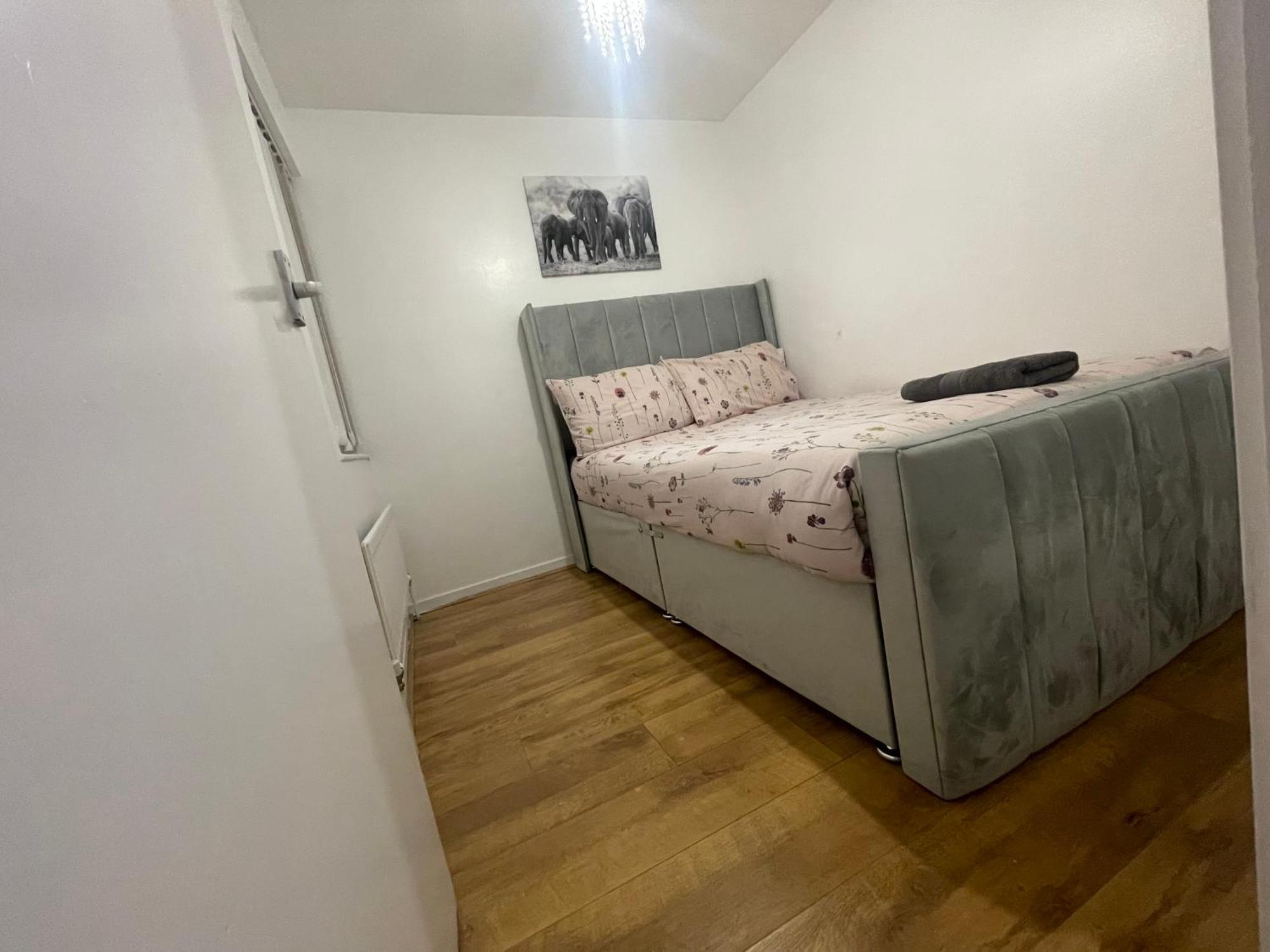New! 4 Bedroom London House With Garden And Lawn Buitenkant foto